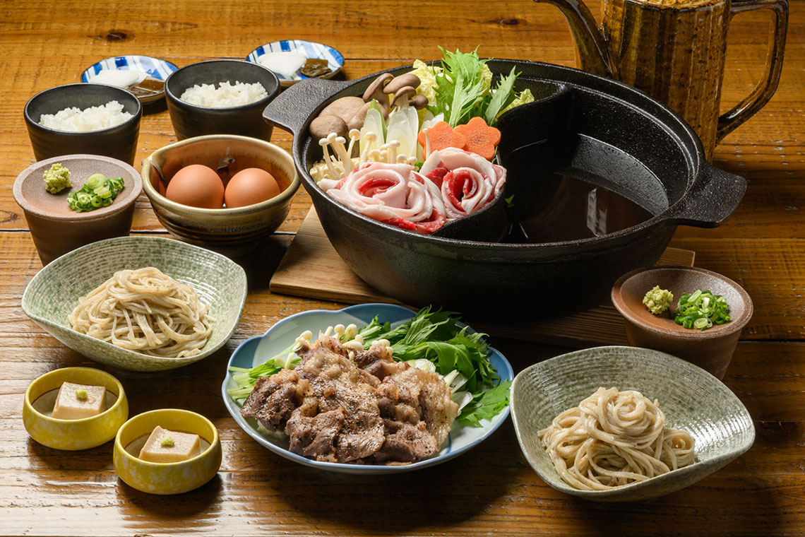 味くらべ二色ぼたん鍋コース